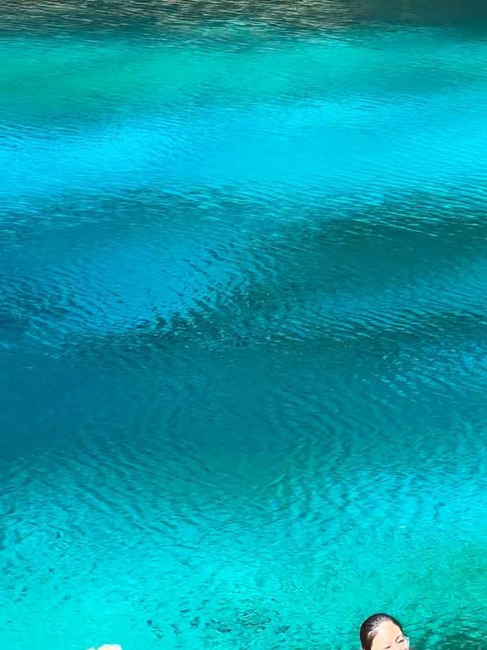 人生三个基本目标：不作恶，开心，自己养活自己。如果能达到，就是很好的一生了。——