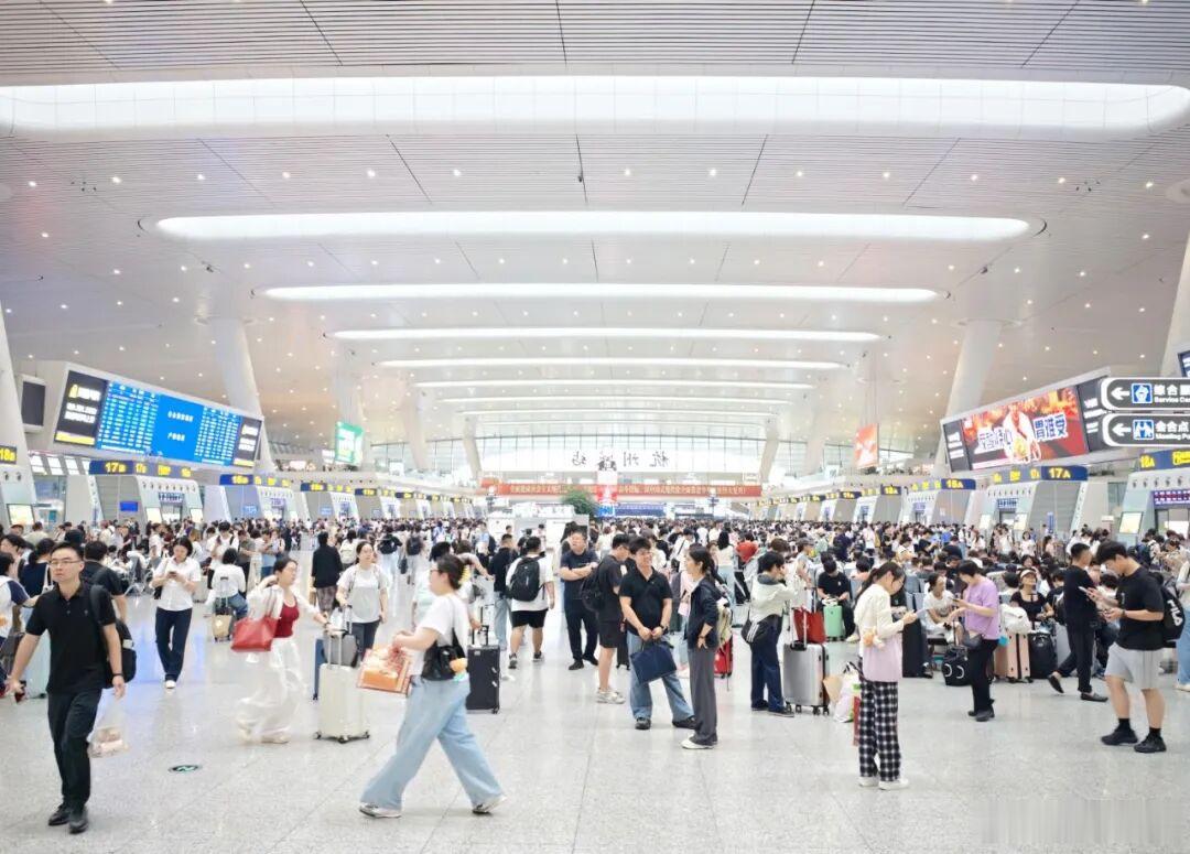 【长三角铁路迎来节中返程客流高峰 6日预计发送旅客390万人次】国铁微闻 10月