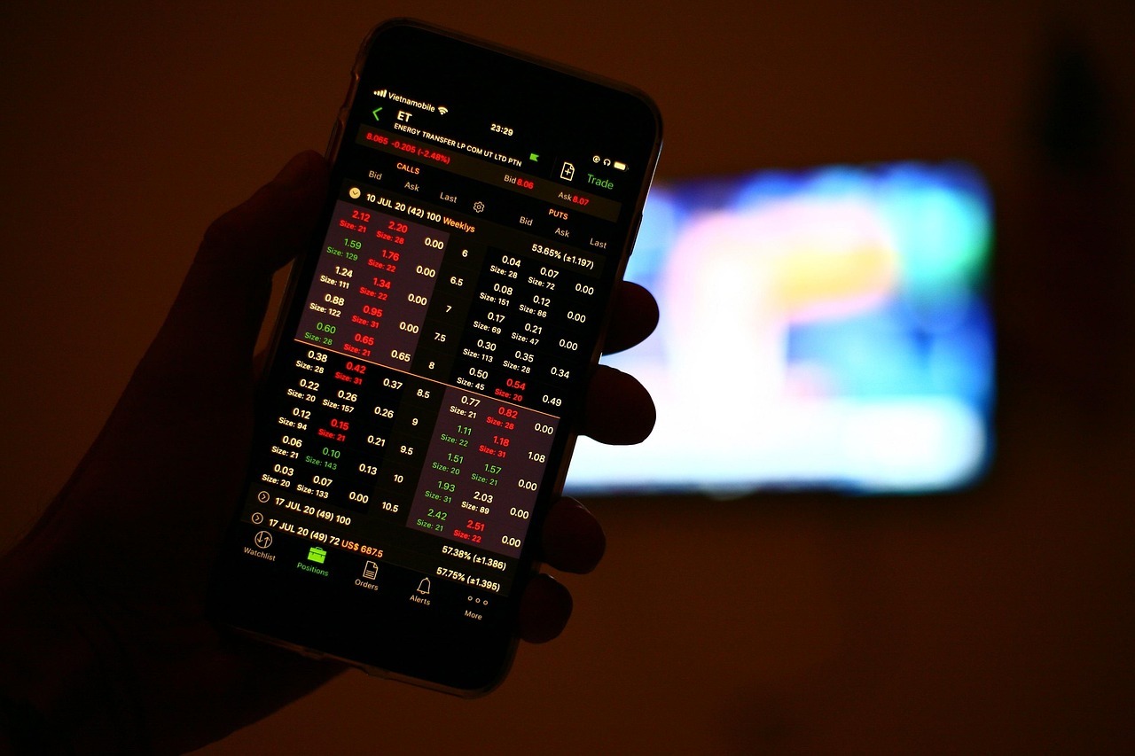 发行价8.66元，首日开盘49.5元，长鑫科技一签500股就赚约2.04万。中7