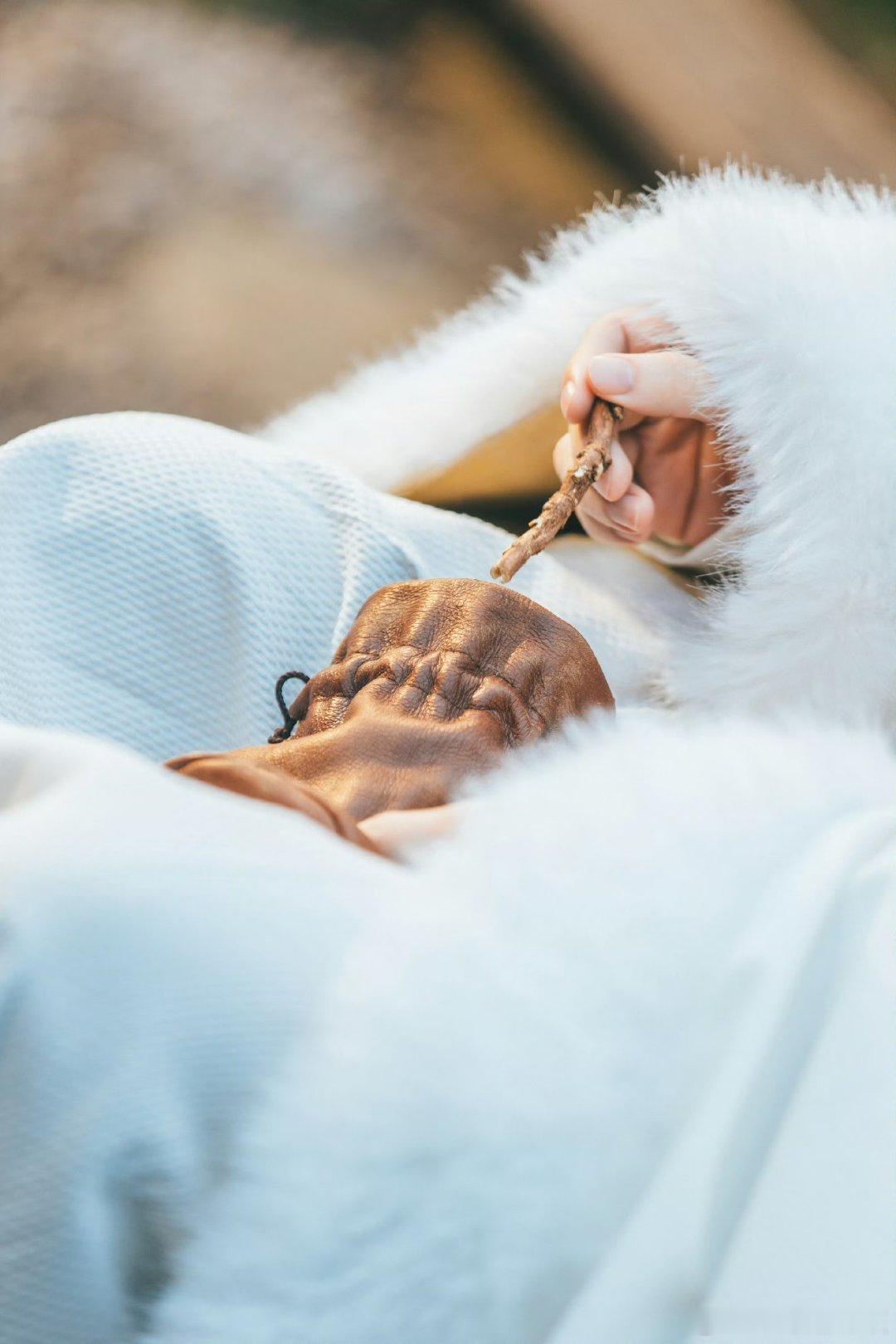 T成毅卢云cy成毅成毅，站在光下总是会有阴影，但是我们都相信你一定能突破阴影限制