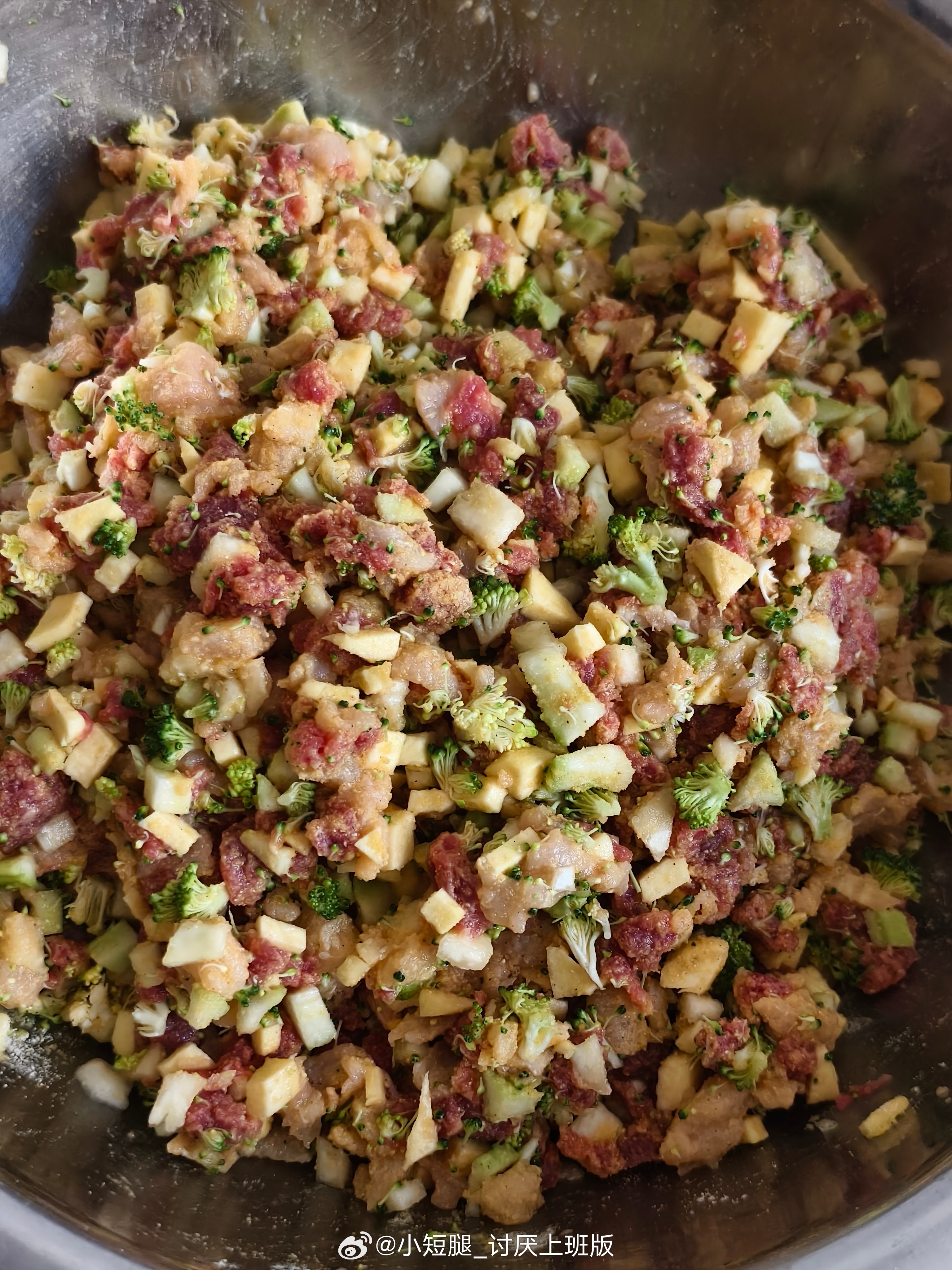 早上起来先把狗饭做了又给我妈做了人饭已力竭