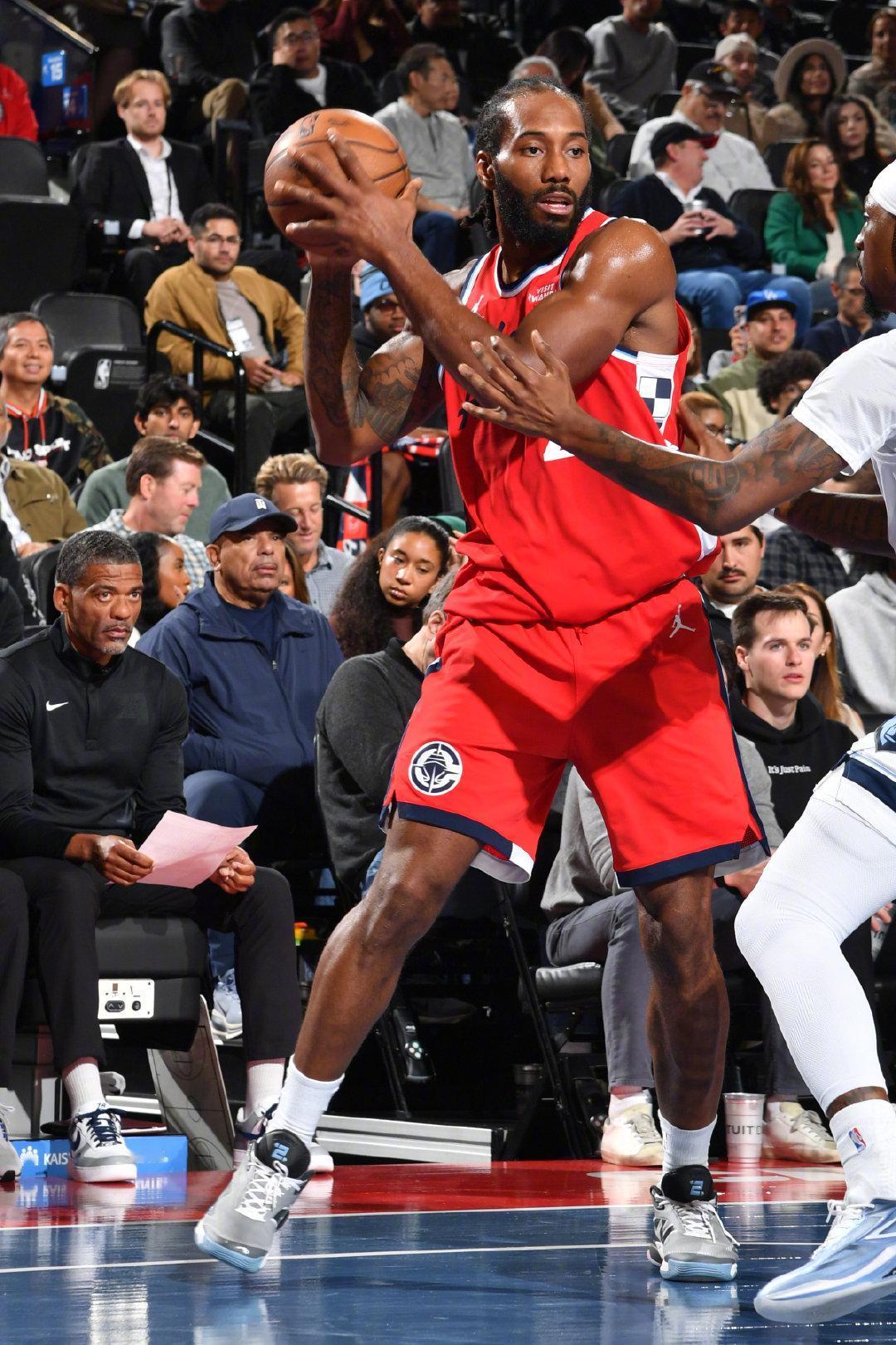 真不敢相信，小卡今天都化身战神卡了，不到30分钟的上场时间都拿到39分了，快船打