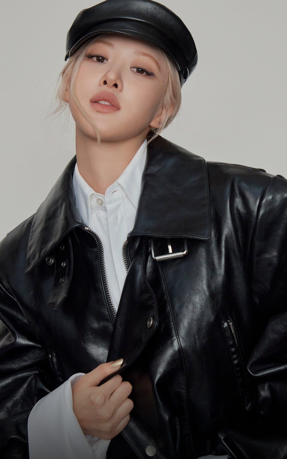 好美啊！ROSÉ朴彩英登上韩国《ELLE》杂志2月刊封面及写真美图大赏！