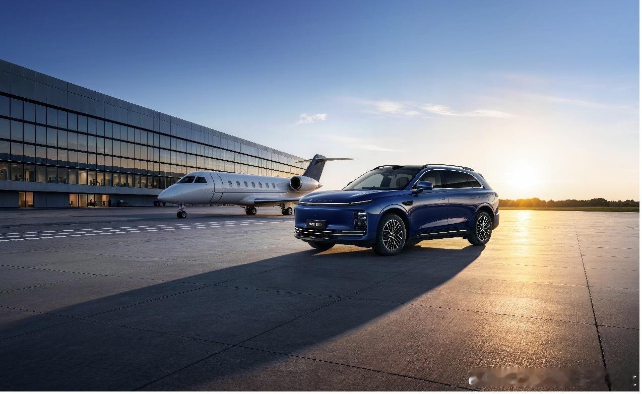 星途EX7 正式上市，有以下亮点：1、官方指导价为19.99万元—26.39万元