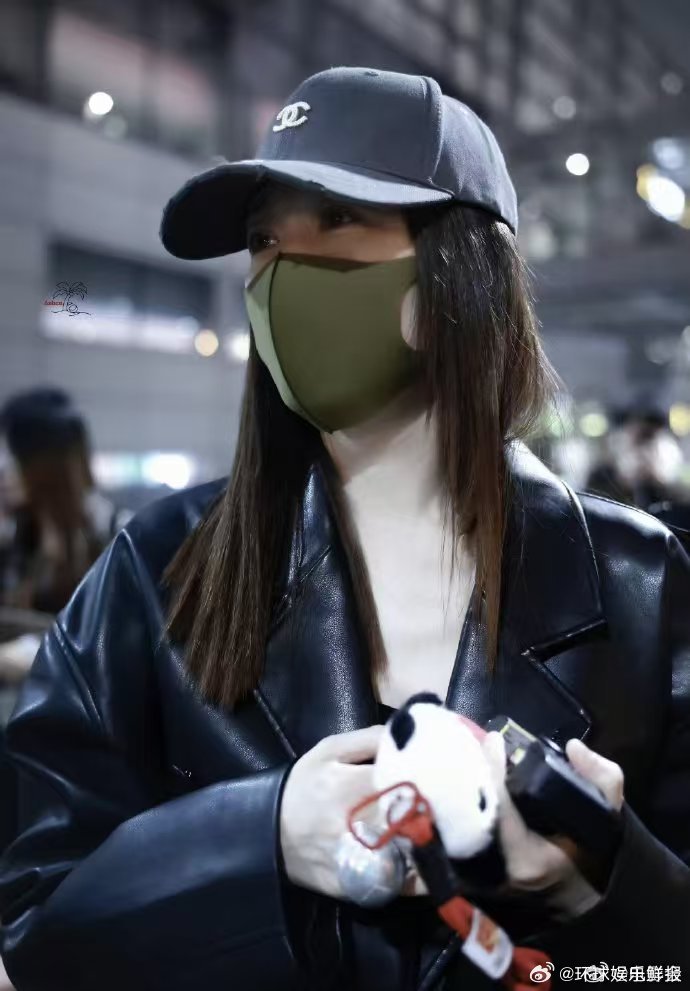 李小冉希望初舞台别摔跤李小冉初舞台也太接地气了，最大愿望朴实无华，不摔跤就万事大