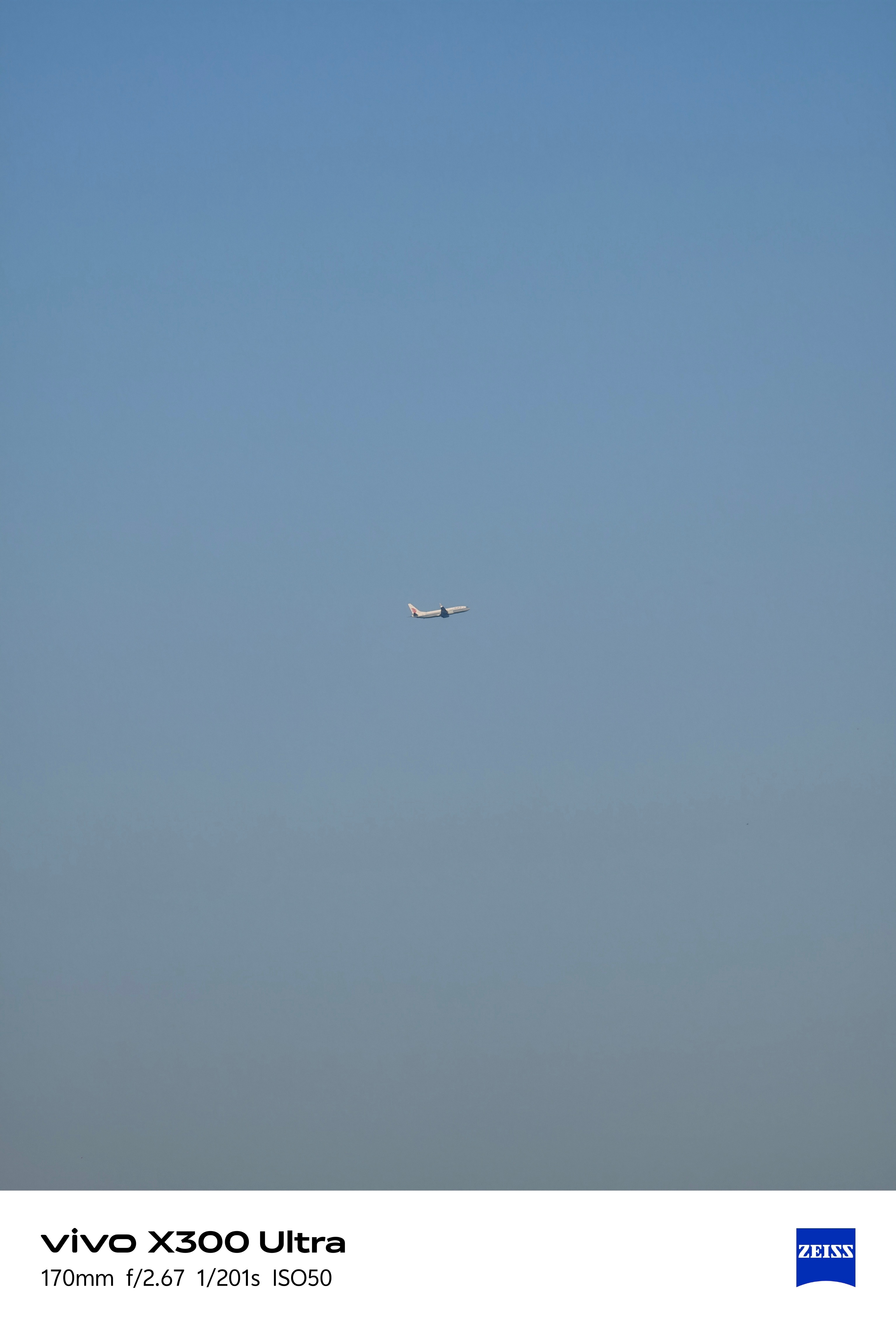 今天下午到北京了，明天去北京车展看看新车 