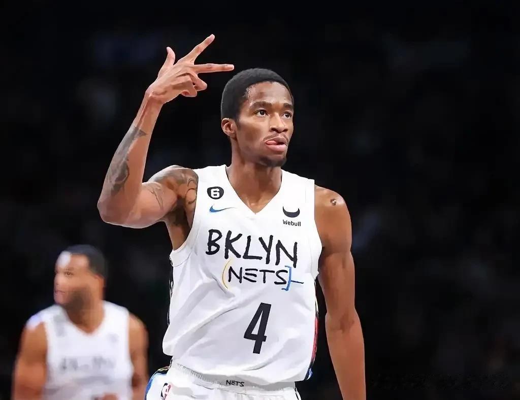 北京时间7月16日NBA篮网队随队记者曝光:球队管理层将近期裁掉后卫球员萨姆纳，