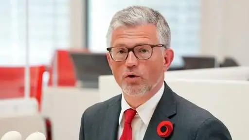 乌克兰说话很重，用了“臭名昭著”四个字，乌克兰驻联合国代表梅尔尼克最近公开放话，