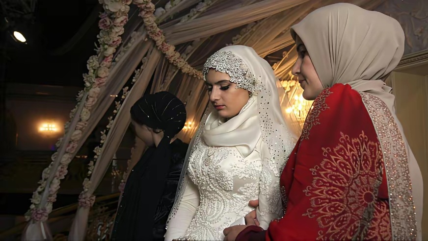 匈牙利美女：我们与中国同宗同源，愿中国越来越强。 