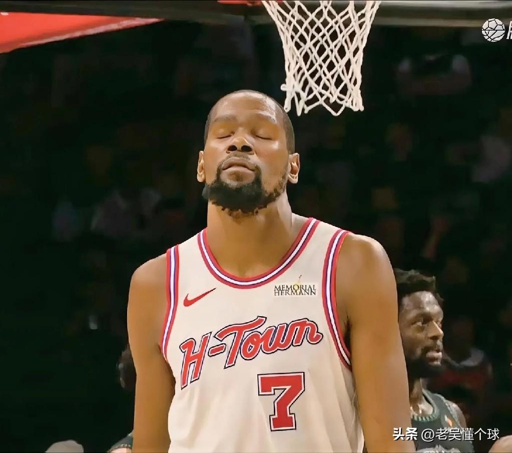 麻了呀，今天火箭球迷很难不破防啊。

哈哈哈哈，假，太假了，这比赛火箭竟然能输掉