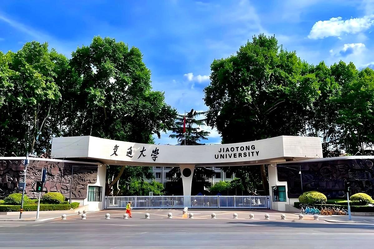 西交大这位“理工直男”，骨子里真浪漫！
刚过完130岁生日，校长张立群就亲口透露