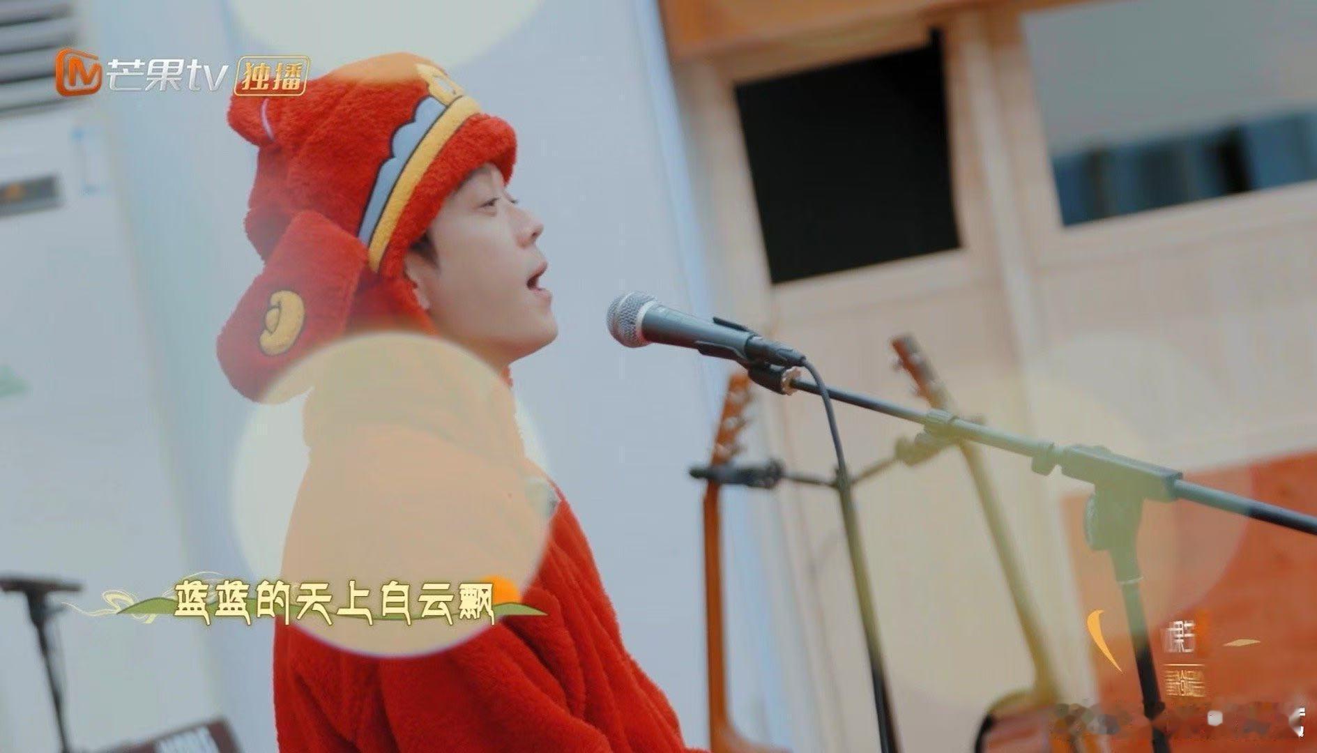 快乐老友记有自己的春晚快乐老友记快乐老友有风季快乐老友记的春晚，藏着最真诚最动人