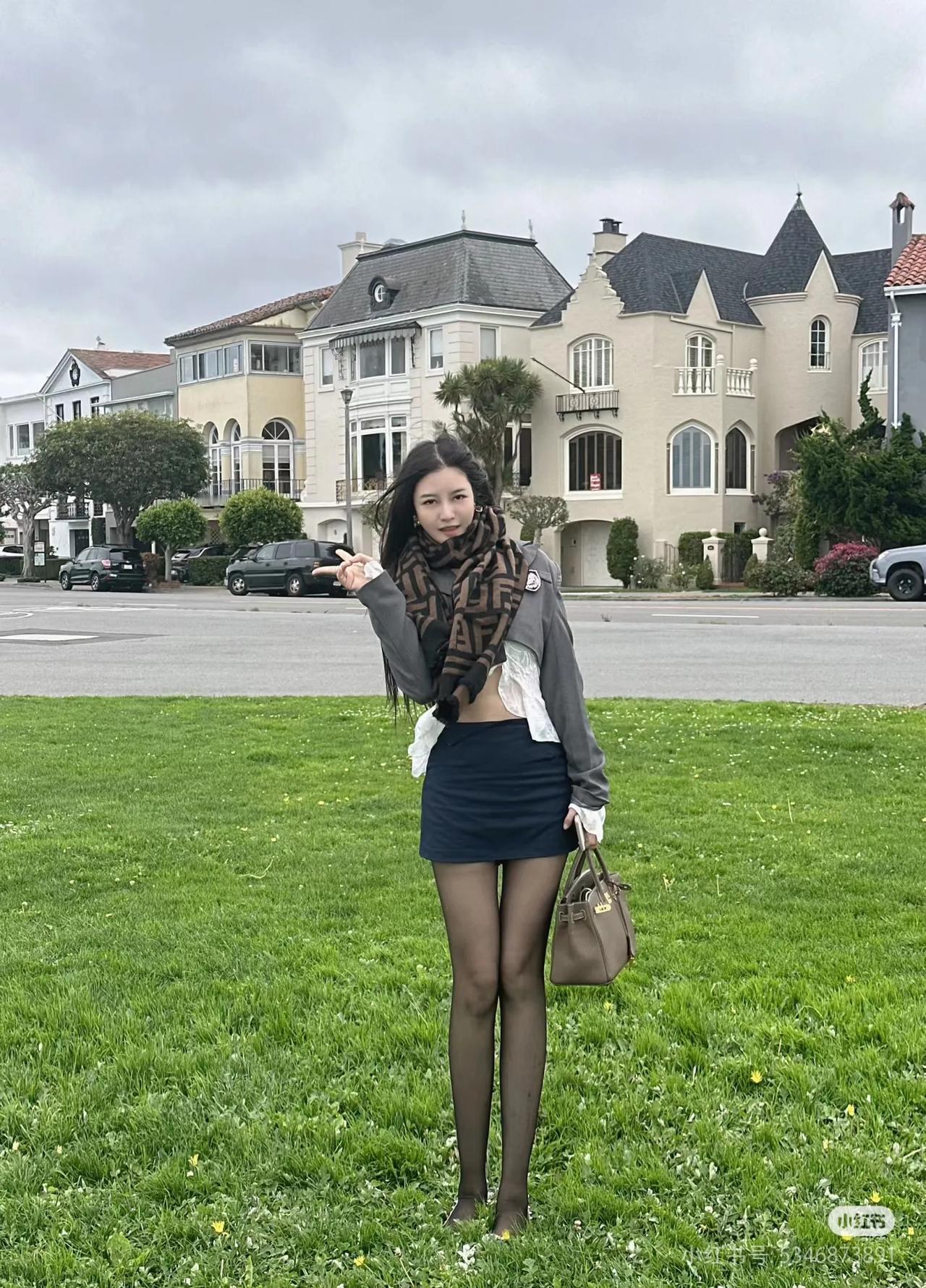 冷的旧金山市内
旧金山挺美的 作为重庆人 见到这个规则且有艺术的斜坡城市 都表示