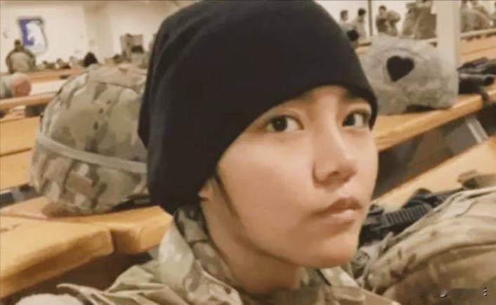 5年前，一叛国女孩发长文挑衅国人，称自己在美国当兵真爽，谁料，没过多长时间，她就