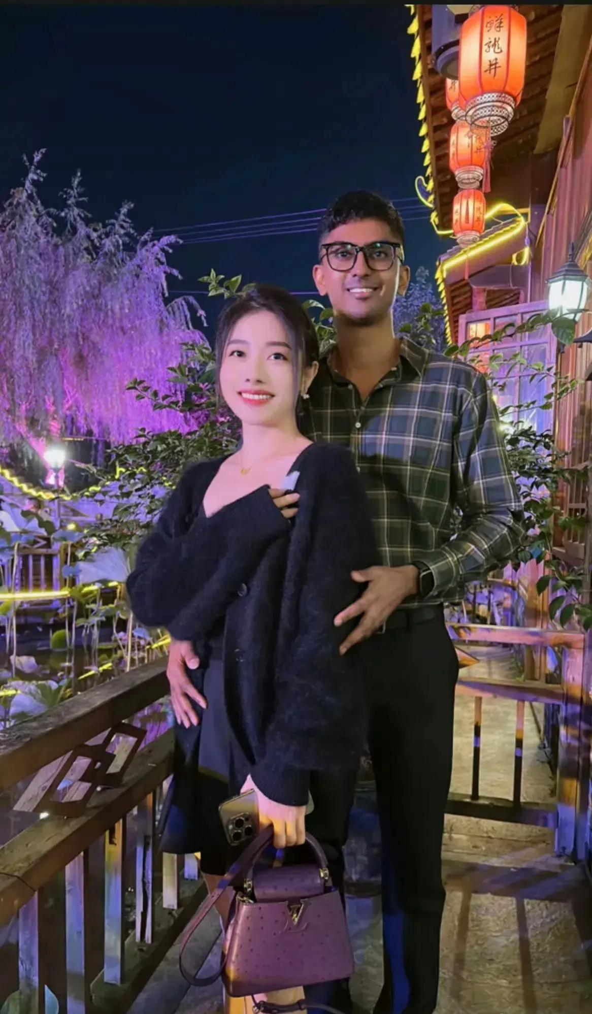 这是哪个网红？找了三哥当男友
不过这个三哥看着像高种姓的