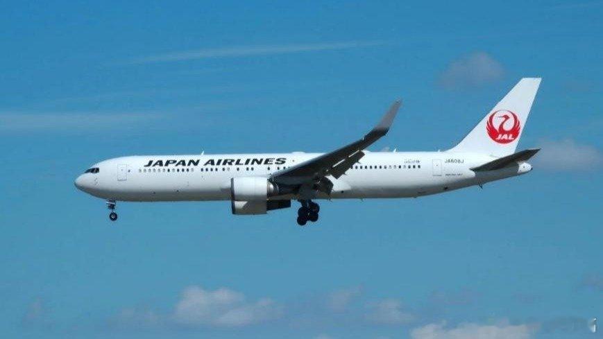 凤凰新闻【“日本民航将不能过境中国”？谁在给日本民粹右翼递弹药】最近，中日网络上