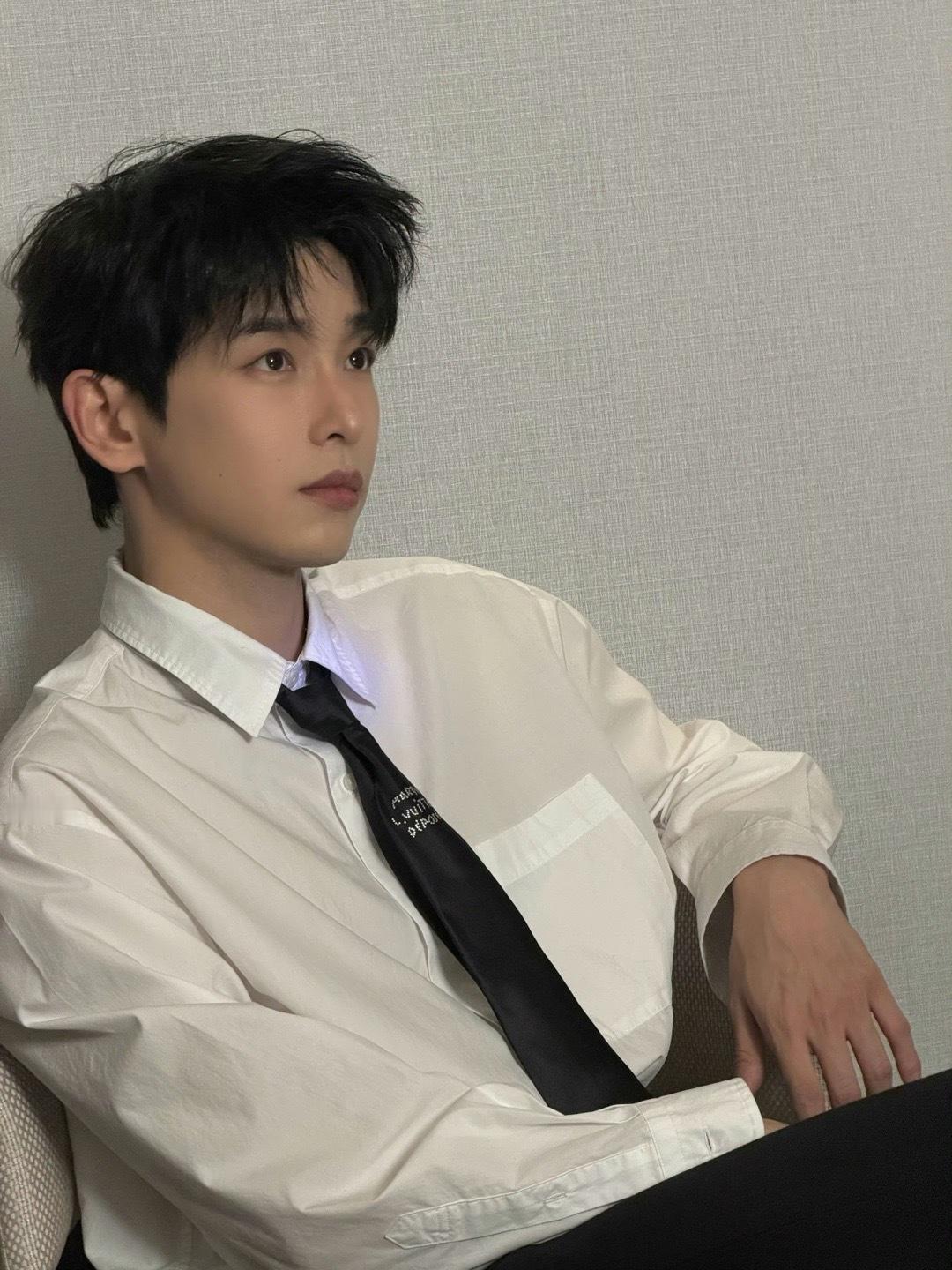 千万别让大学生看年少有为 年少有为裴总喜欢亏钱？大学生闻着味就来啦看完真笑得不行