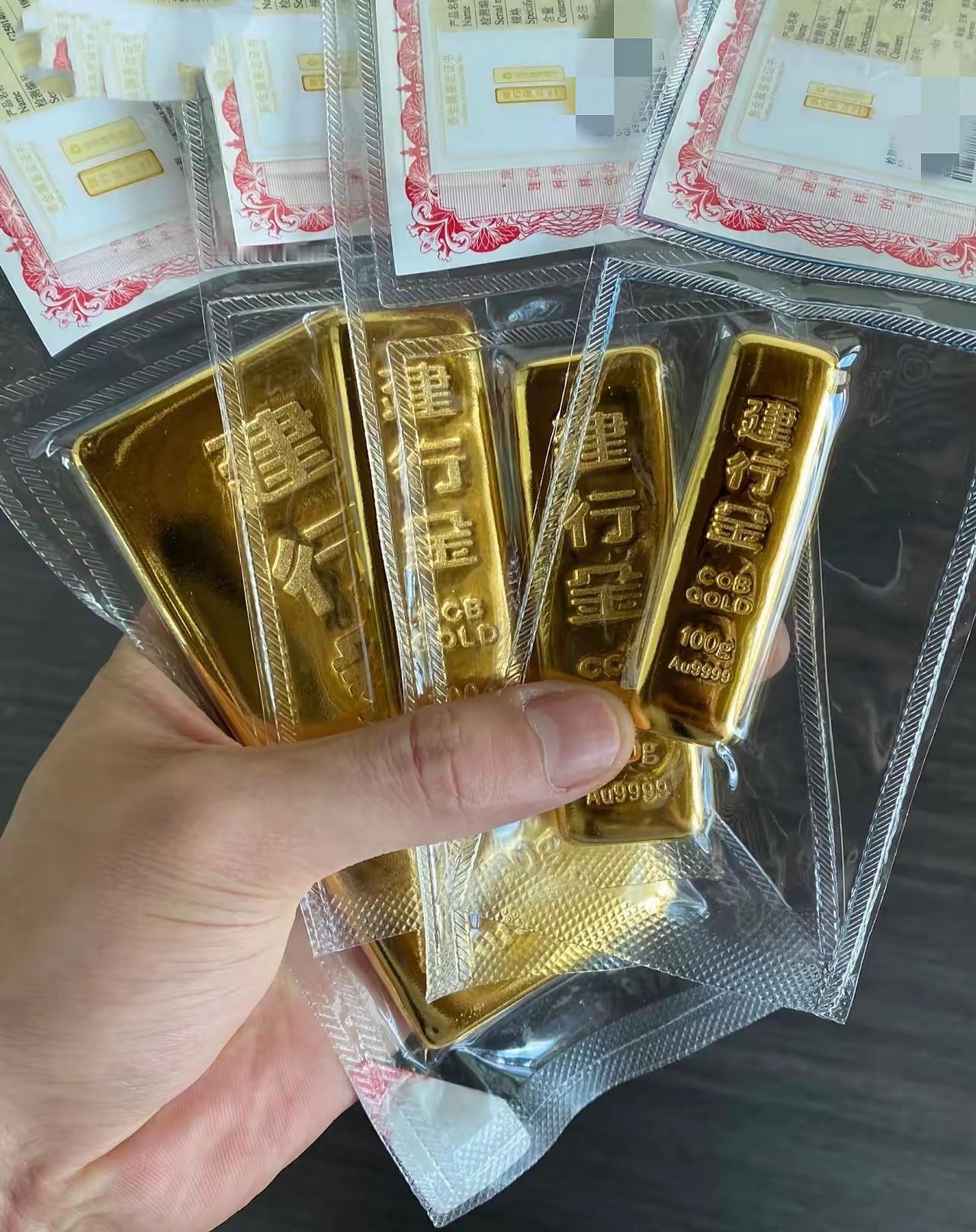 过来人真心奉劝：千万别碰积存金！我5月份买了500多克，现在彻底被折腾疯了。
 