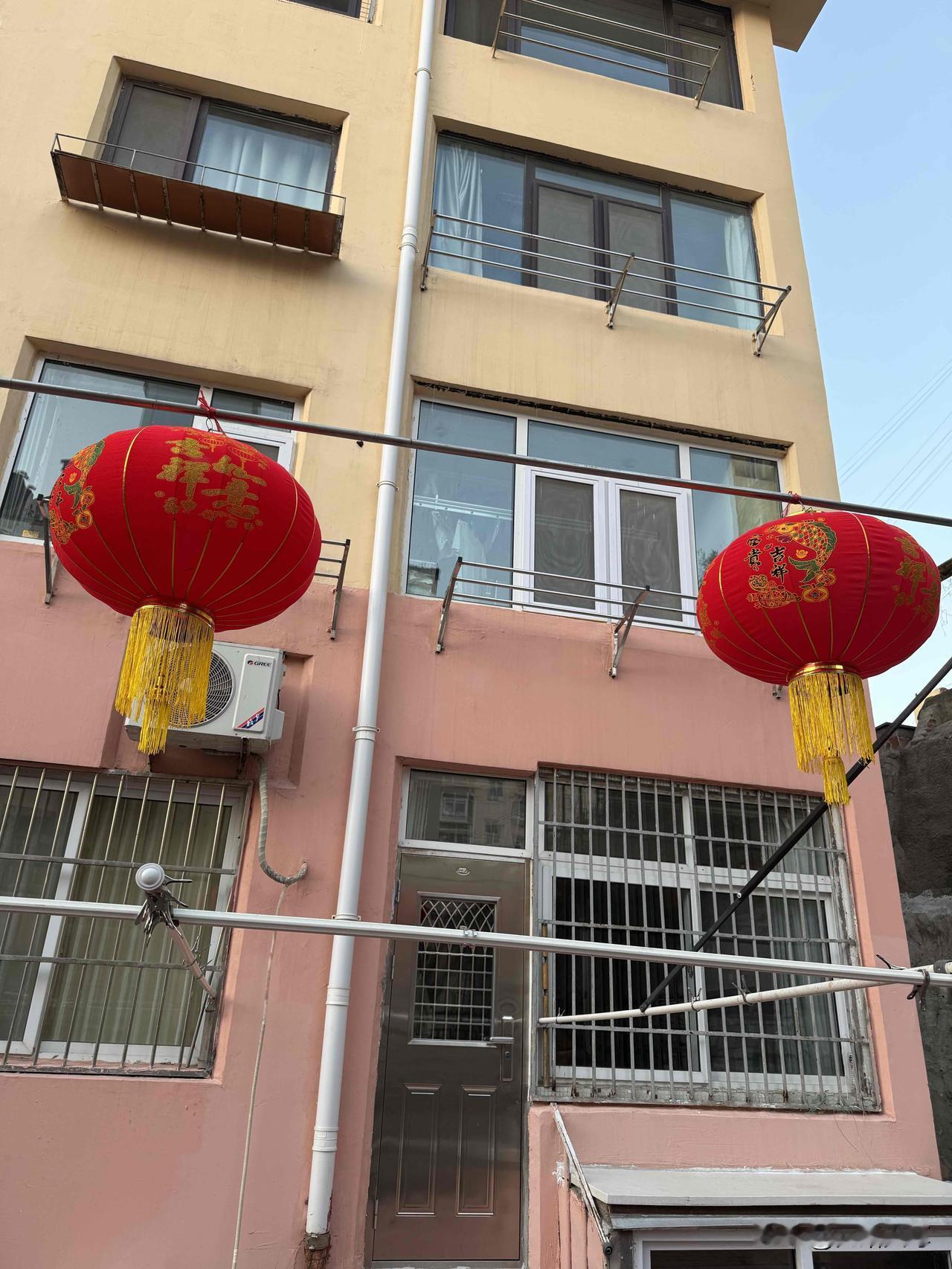 我昨天上午开着我的两轮车去买菜了，这是我第一次开车去的，主要就是为了满足过冬需求