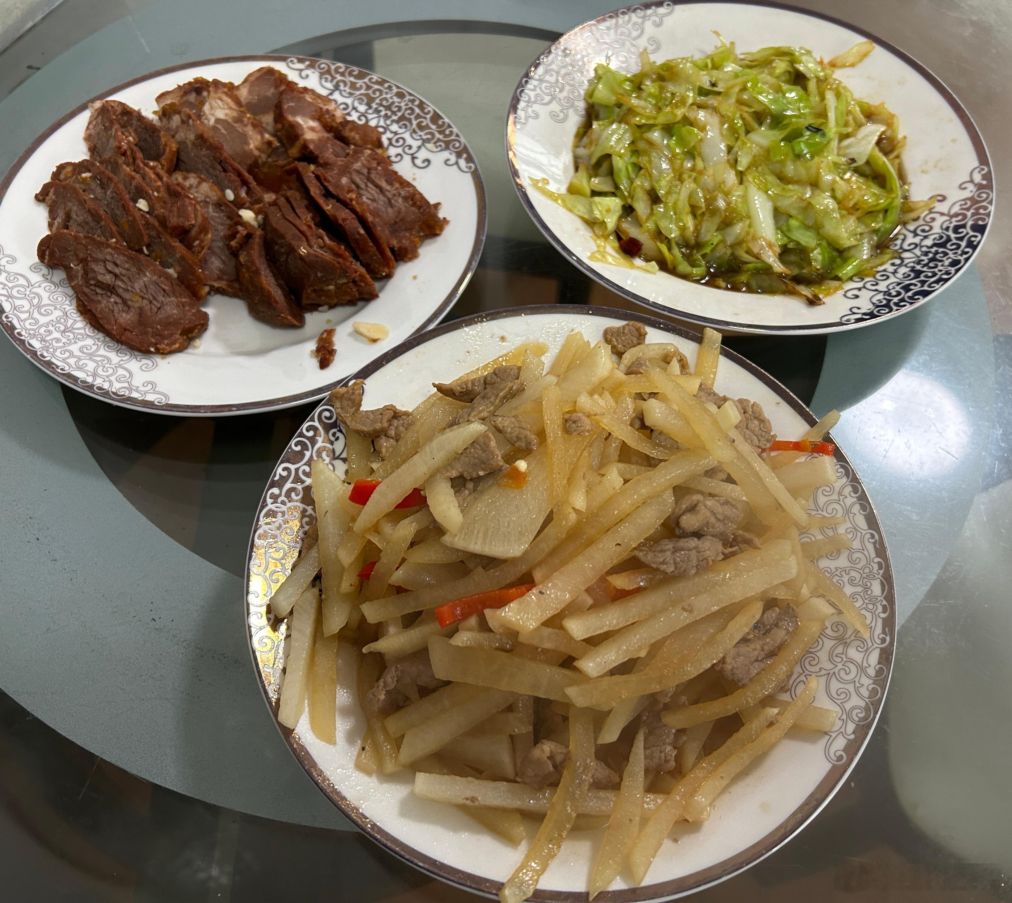 2026年的第一顿午餐。 