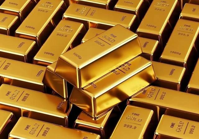 黄金昨天冲高回落，今天早上继续拉升。最高再次来到了1008元/克，国际金价目前在