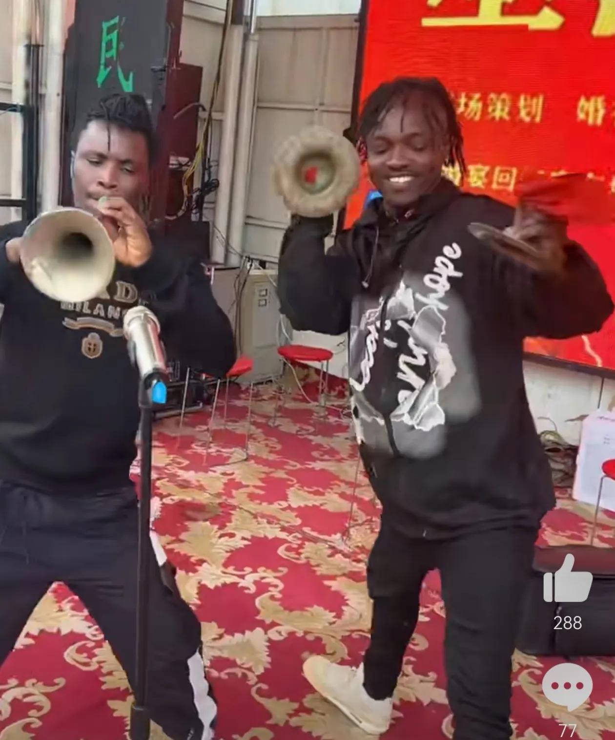 不伦不类，整得啥玩意儿？