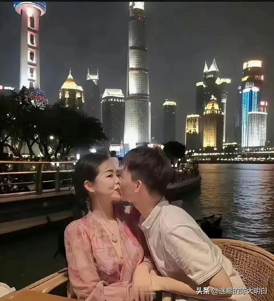 这深情一吻，小伙子至少可以少奋斗二十年了吧？