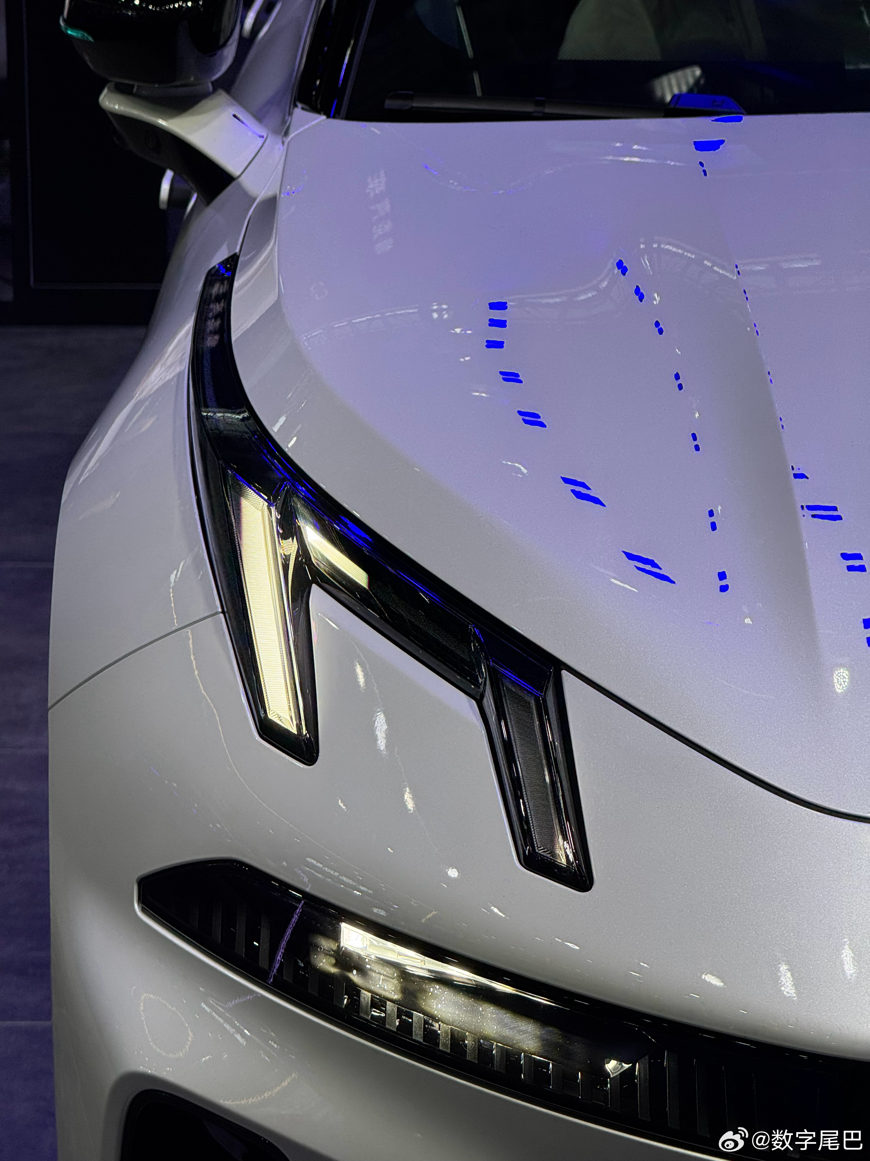 车灯的设计灵感是_______[傻眼] ​​​