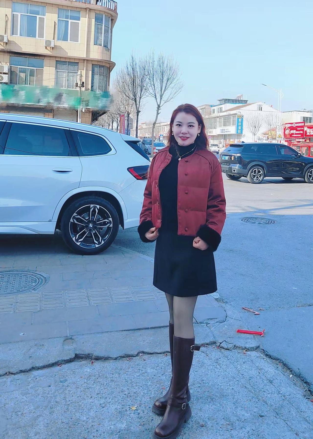 我明明还是会突然想起你，还是会偷偷关心你的踪迹