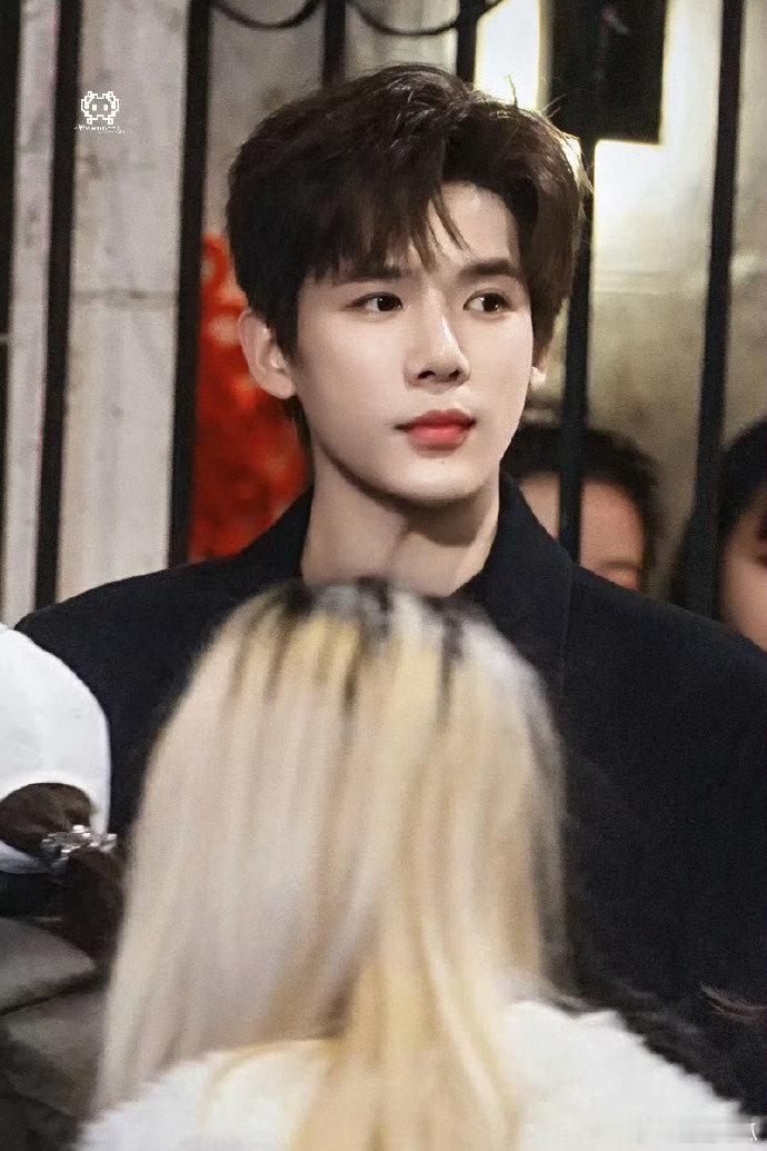 章若楠、王安宇主演《想把你和时间藏起来》明天官宣 