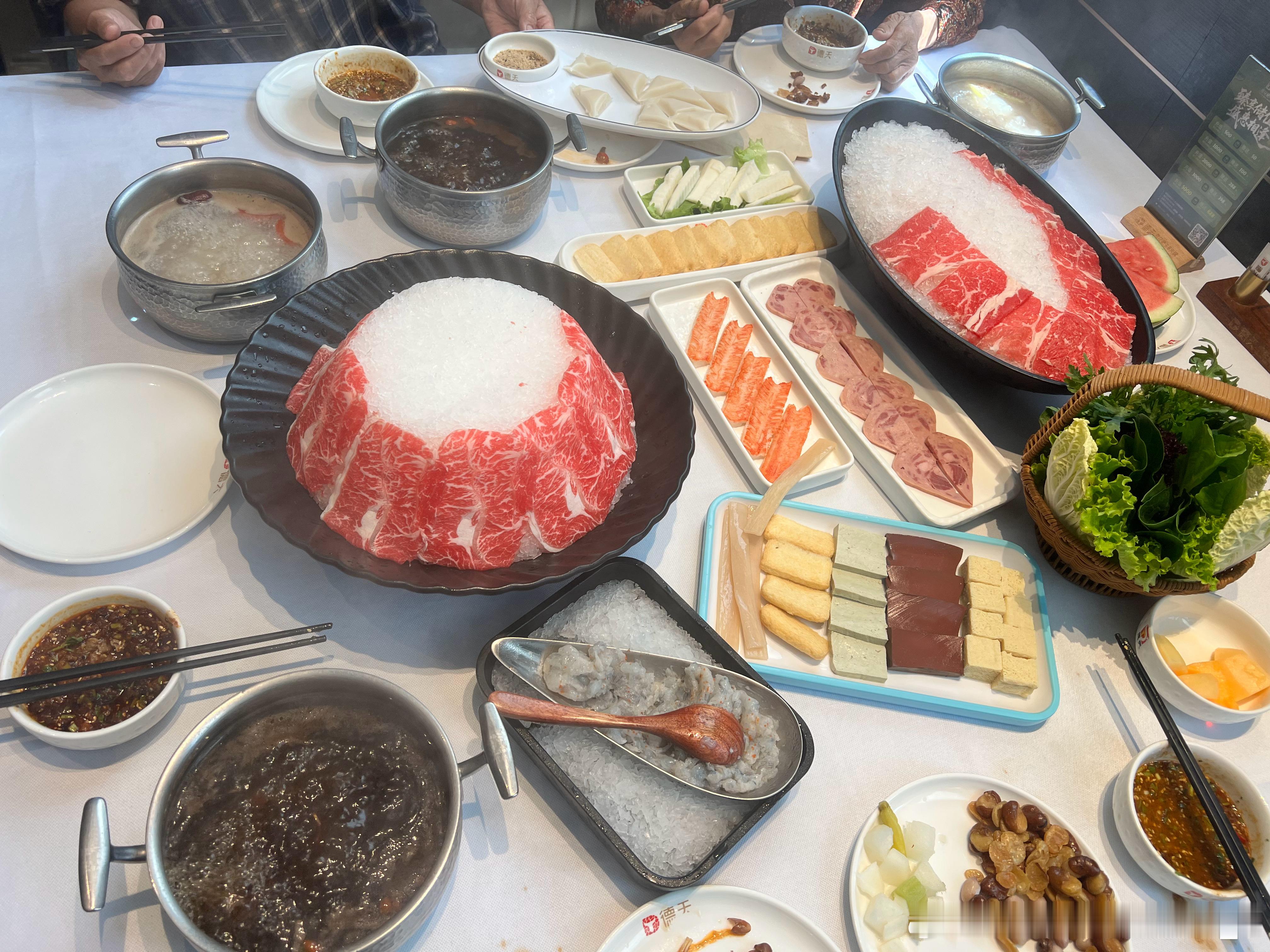 任嘉伦健身房对镜自拍但凡我有任国超一半的自律，某人就不会整天叫我小胖子了[aws
