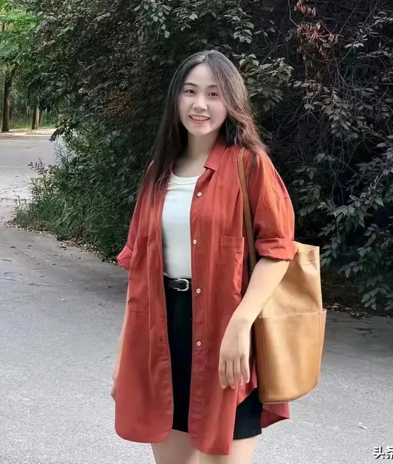 32岁的我，单身未婚，默默无闻。没车没房，没存款，我似乎成了这座城市的配角。然而