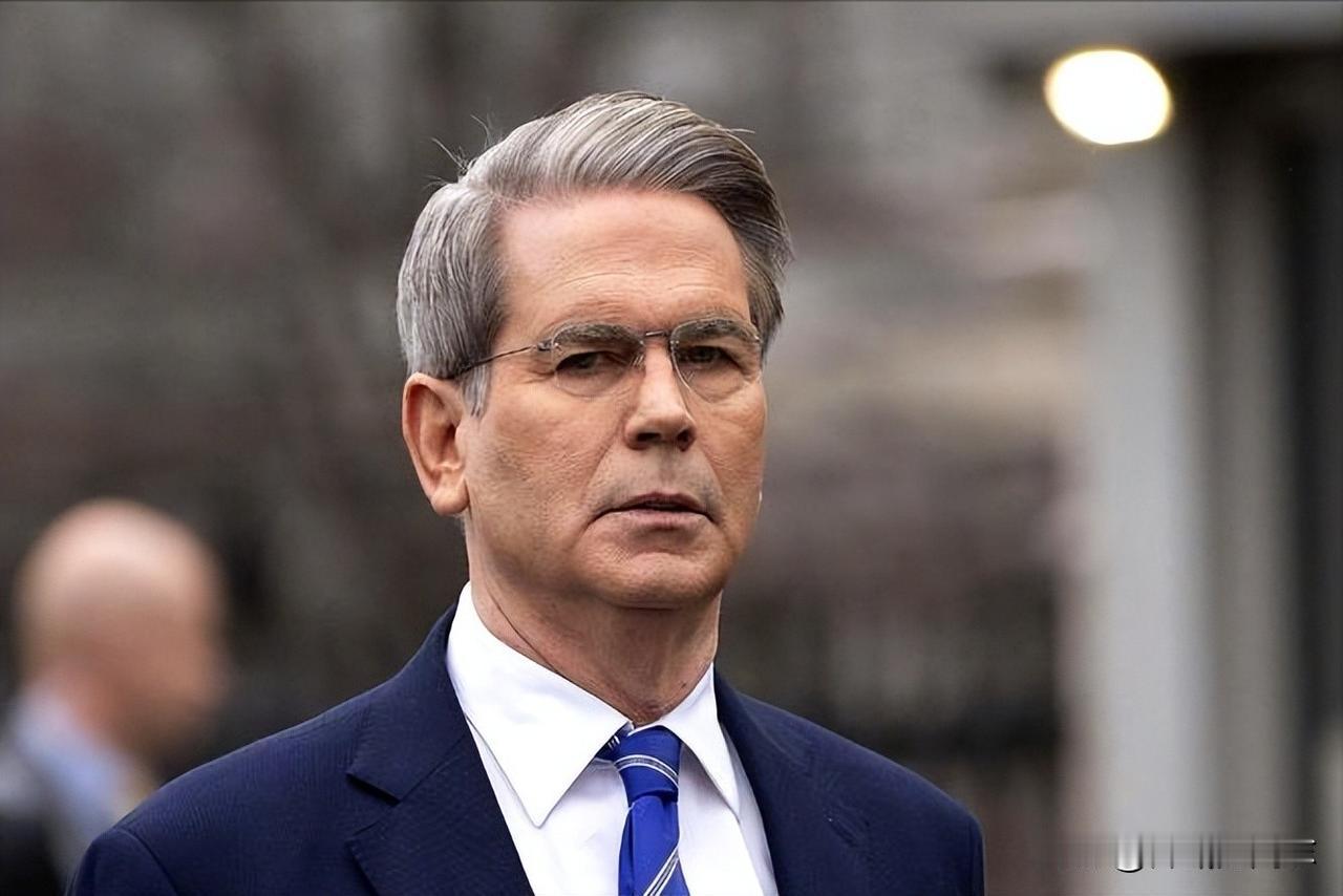 美国财长贝森特对华放狠话、扬言制裁中国银行后，中国不仅毫无慌乱，反而凭借提前布局