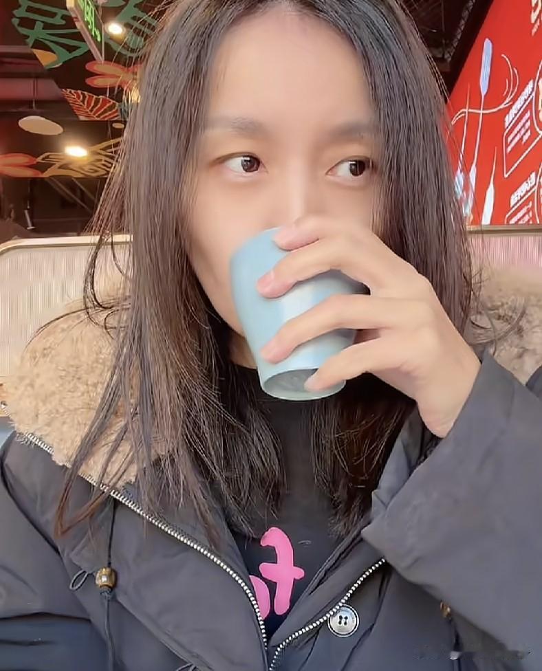 这就是北京独生子女的天花板了吧！


看晶晶的视频，开头是北京全职宝妈的一天！一