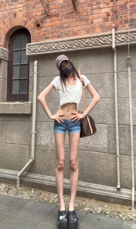 174高，42KG，这样的身材很美吗？