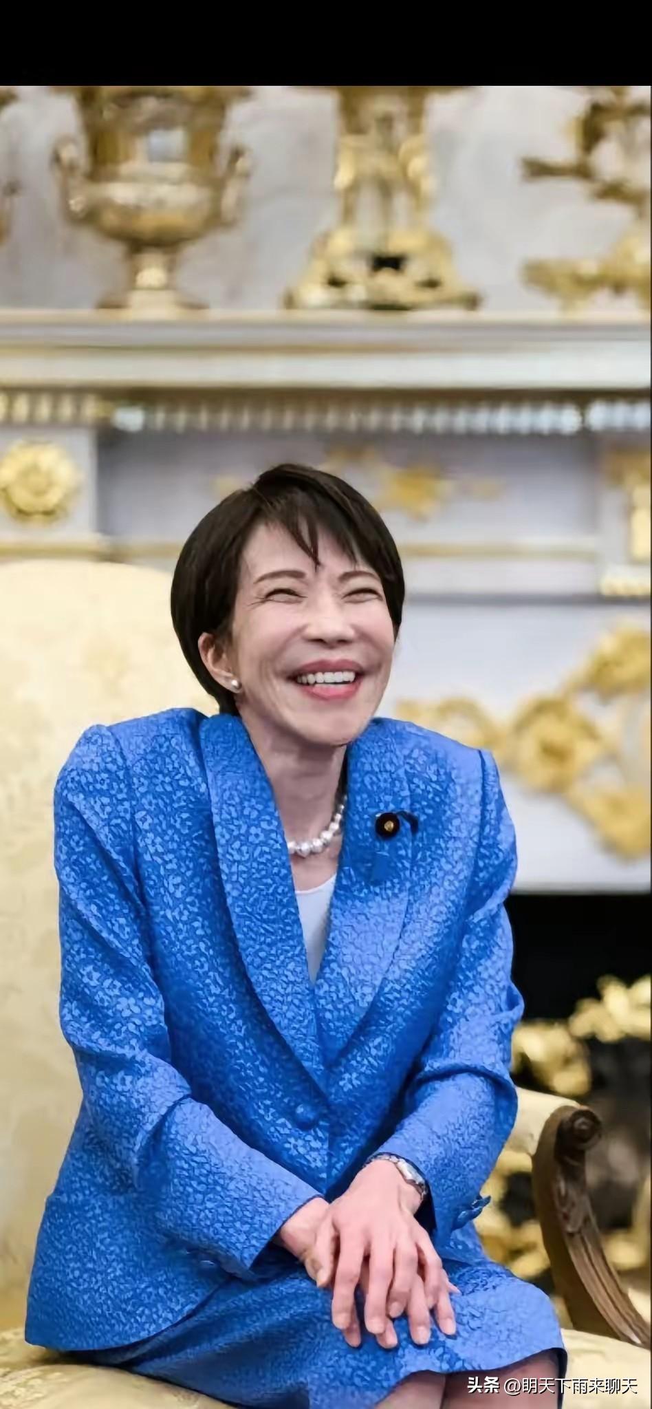 高市早苗也真的是拼了，不顾年事己高还拼命展示才艺，就是为了博老特一笑。

当然，