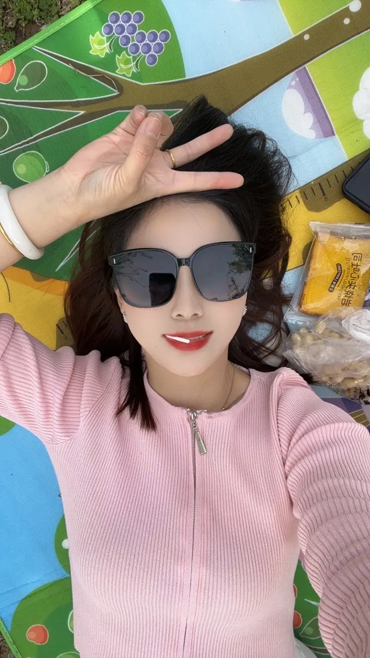 当你把格局打开你就会发现，很多事情根本不配影响你的情绪