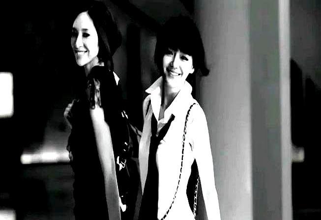 生前算不清的账，死后一年竟在法庭外和解了。
 
汪小菲走出法院时，脚步明显轻了。