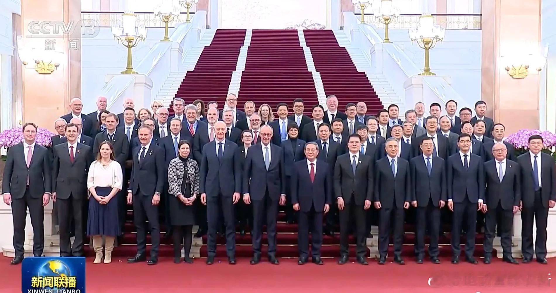 德国总理默茨访华期间，李斌作为中国车企代表出席中德经济顾问委员会座谈会同时，蔚来