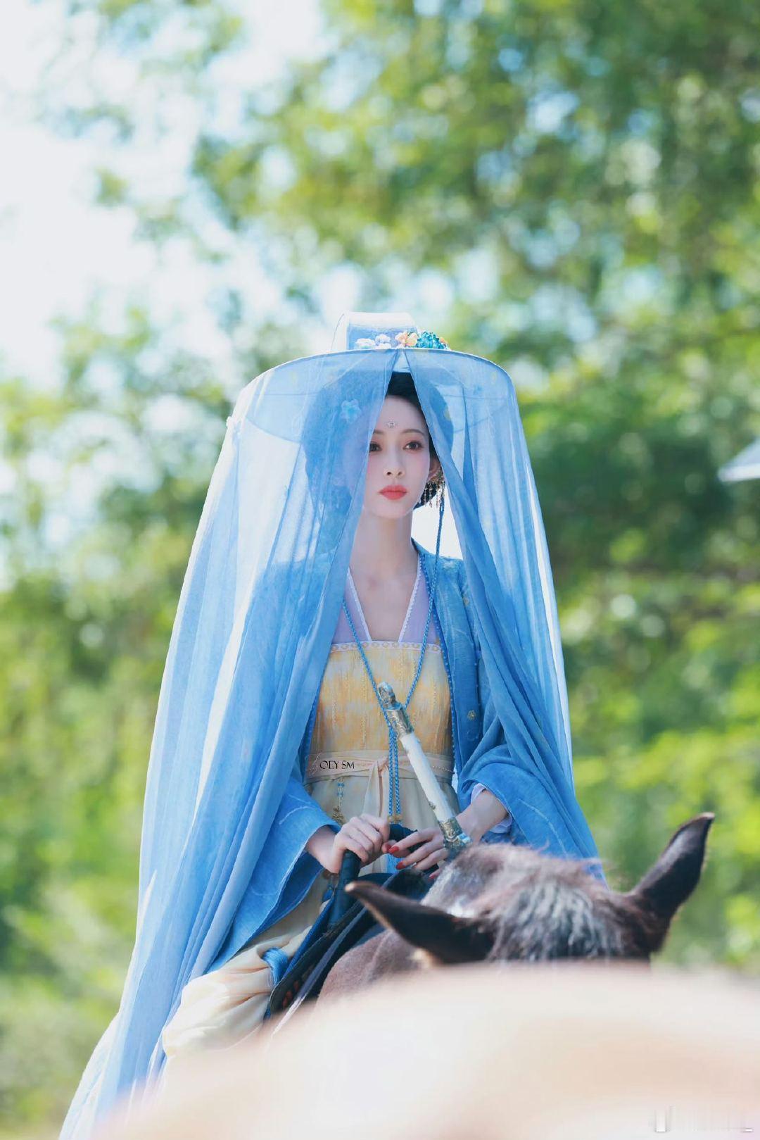 黄薇 尚公主妆造 孟子义 黄薇操刀就是放心！孟子义《尚公主》造型细节绝了，衣摆暗