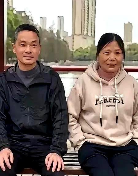 丧事刚散，武汉的陈志强抬头说一句：弟弟的一百多万，不留给家里，要送去东莞厚街，给