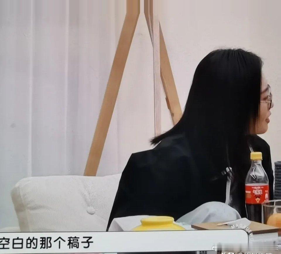 倪萍为李雪琴揭秘今年春晚空白稿子事件李雪琴icon神神秘秘的问倪萍icon：“你
