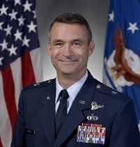 象党议员唐·培根猛烈批判美国特朗普总统：
特朗普总统强迫乌克兰放弃领土、削减一半