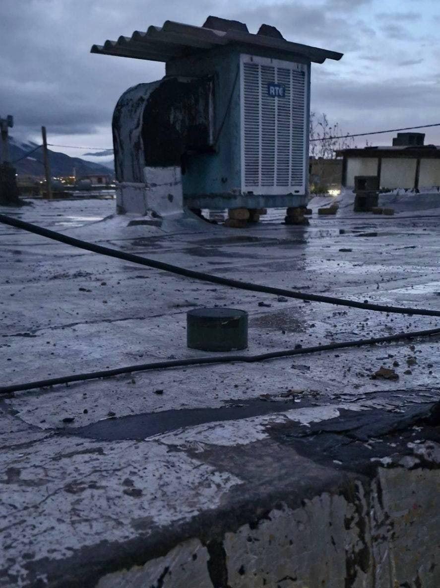 来自伊朗设拉子的图像显示，多枚BLU-108子弹药散落在城市各处，这些子弹药来自