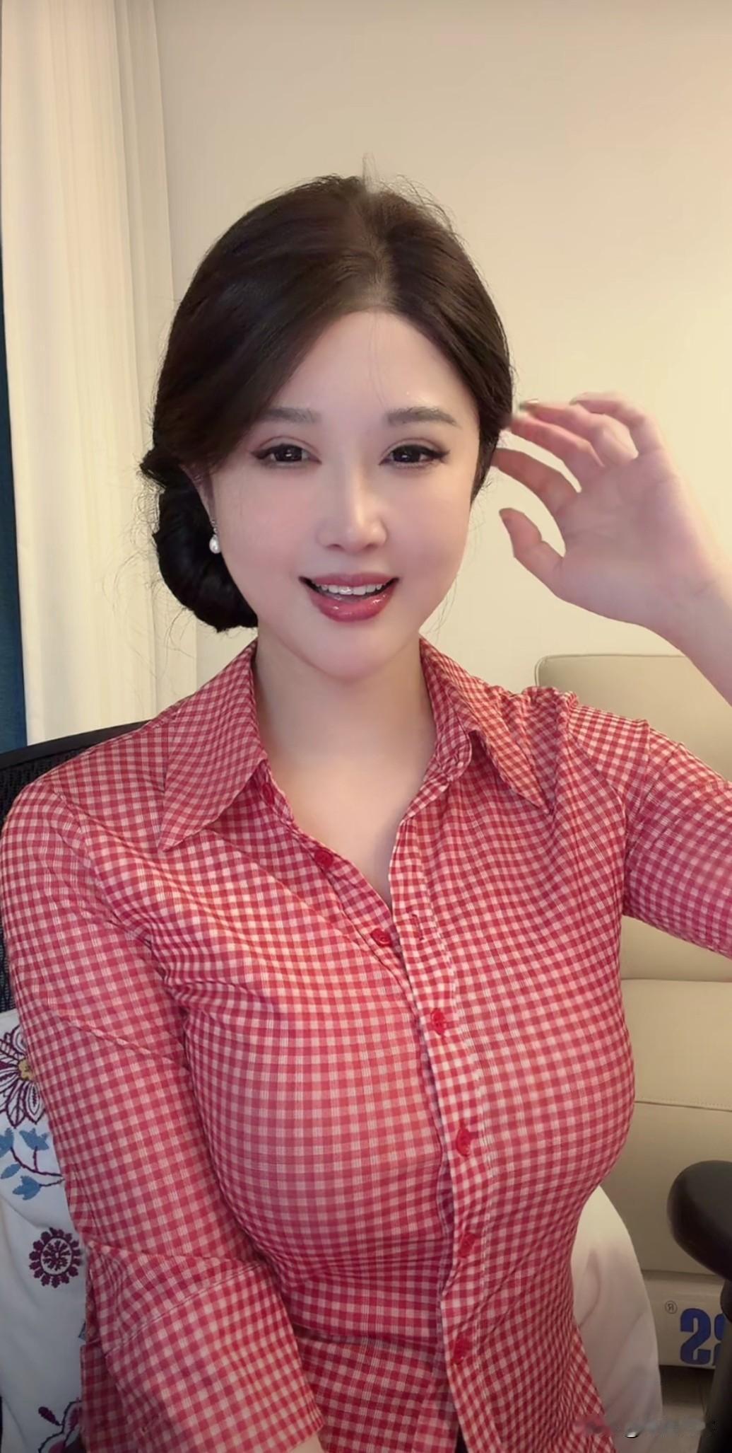 粉红格子杉的青春记忆你喜欢哪一种气质的美人?