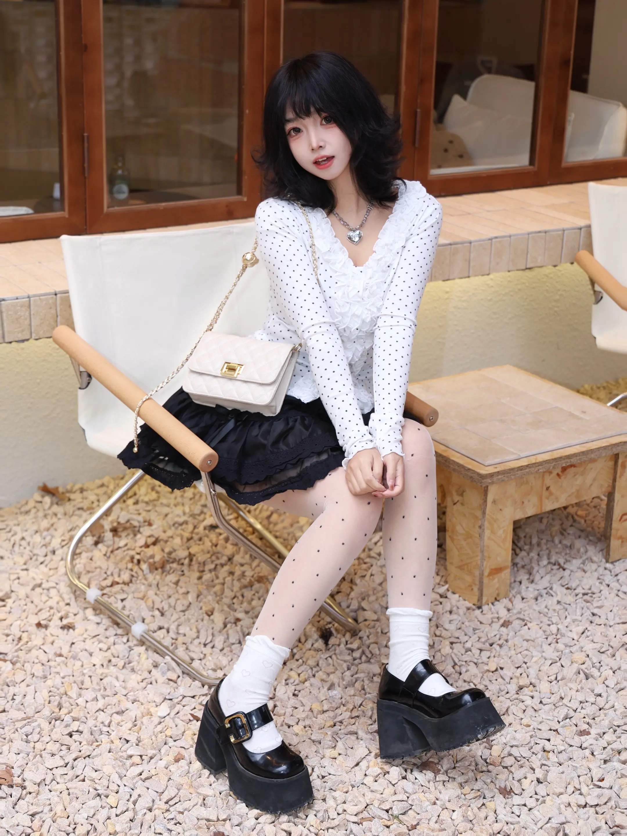 由可爱的我来支配这个可恶的世界。