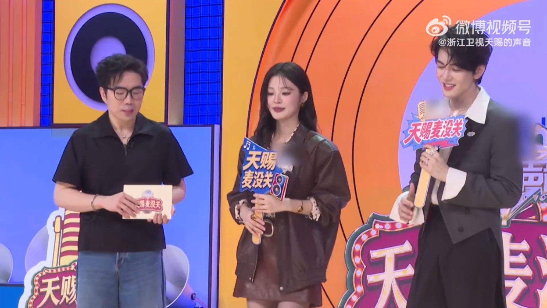 曾舜晞清唱半点心本来只是简单回忆舞台，没想到被现场接连催生演唱，曾舜晞清唱半点心