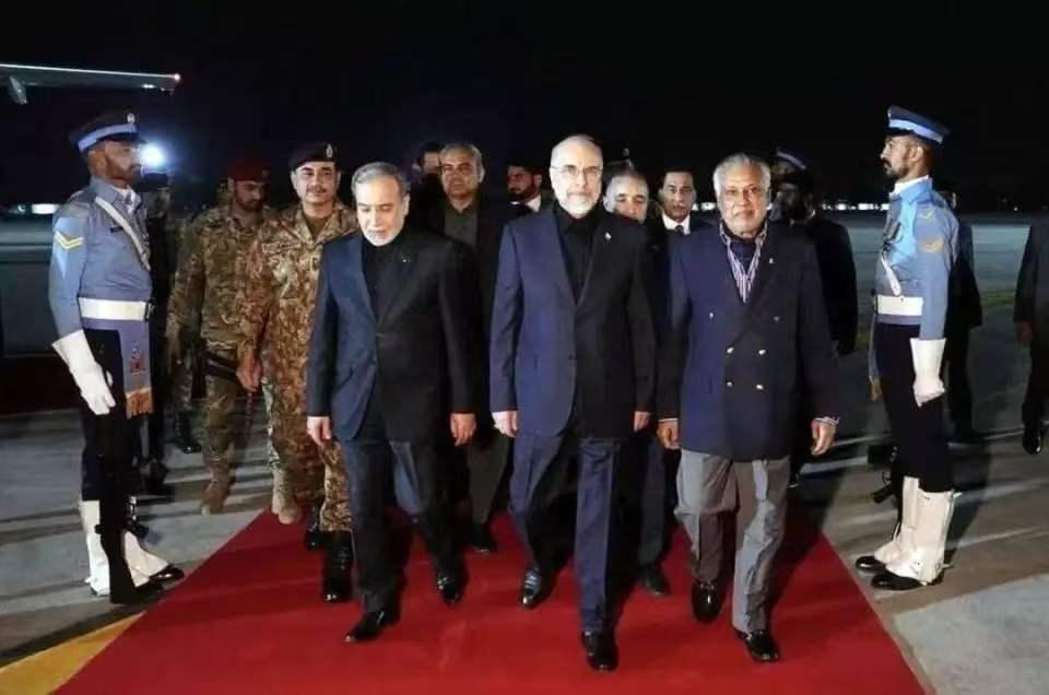 赫格塞思下台了，停火谈成了，华盛顿却没人松口气。

4月11日伊斯兰堡那场会，美