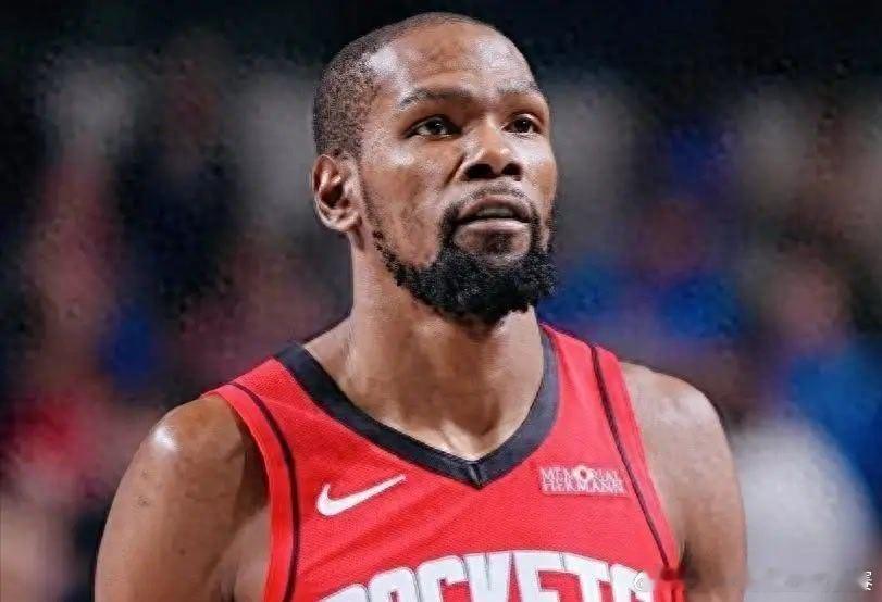 今天火箭在主场迎来了湖人的挑战，这场比赛的结果完全出乎所有人预料。火箭队上半场表