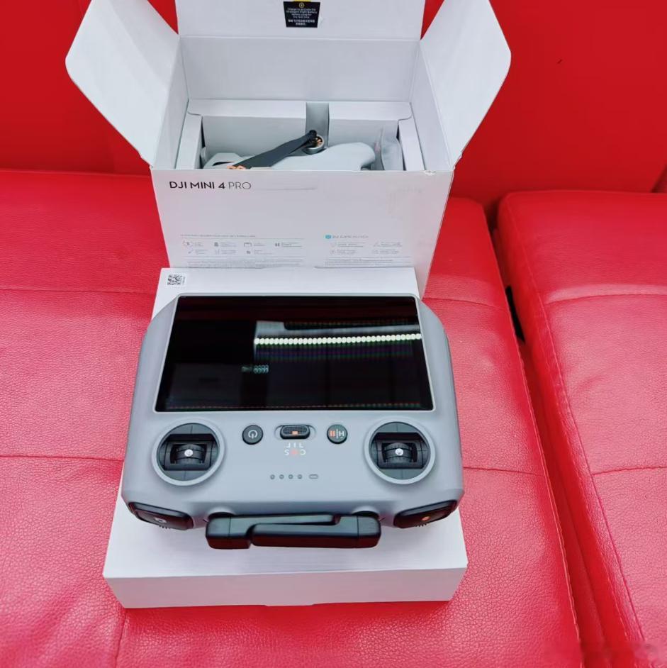 大疆无人机Mini4Pro一套4K高清画质，带256G存储卡10月17日0点前点